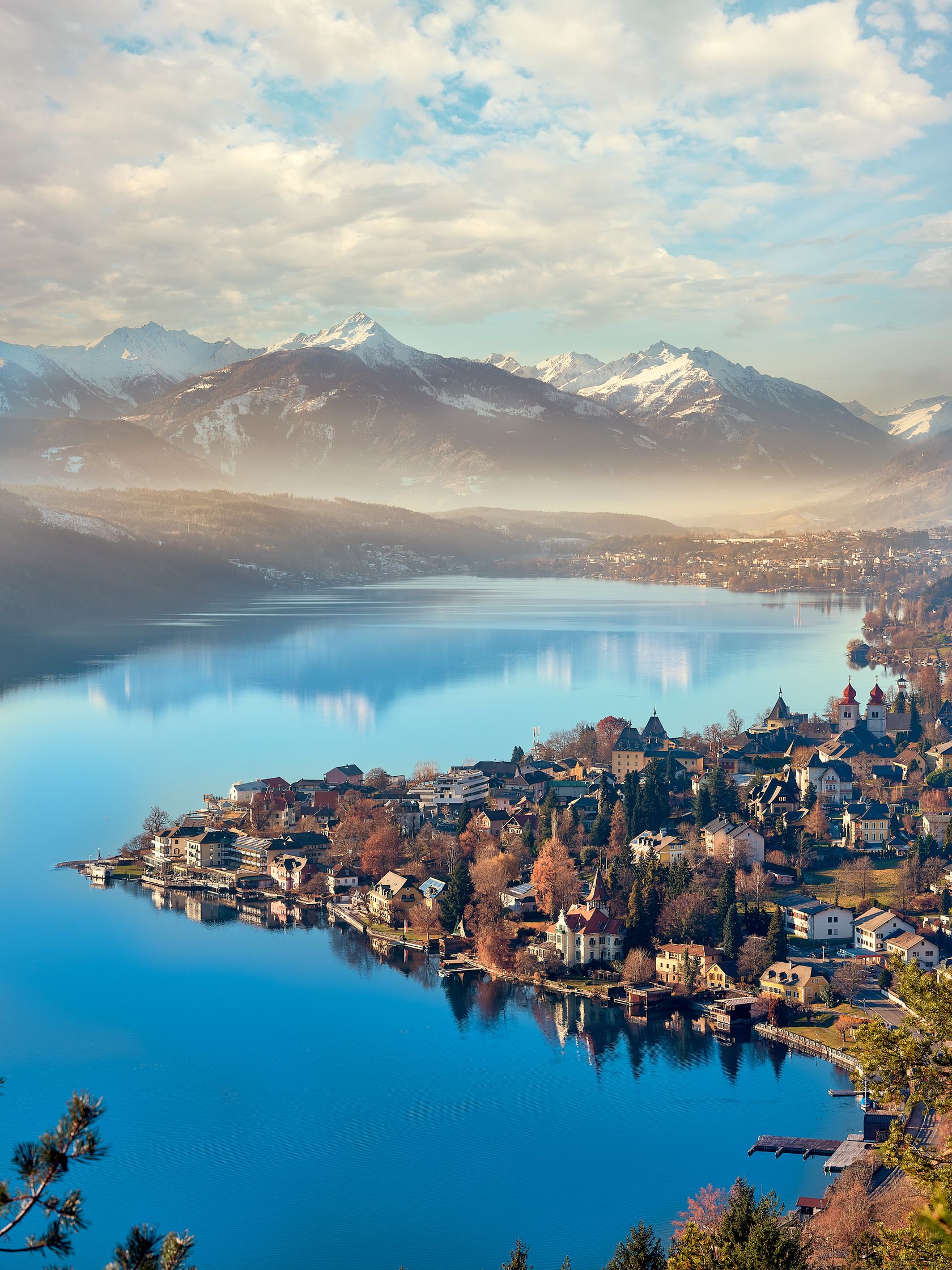 Blick auf den Millstättersee im Herbst