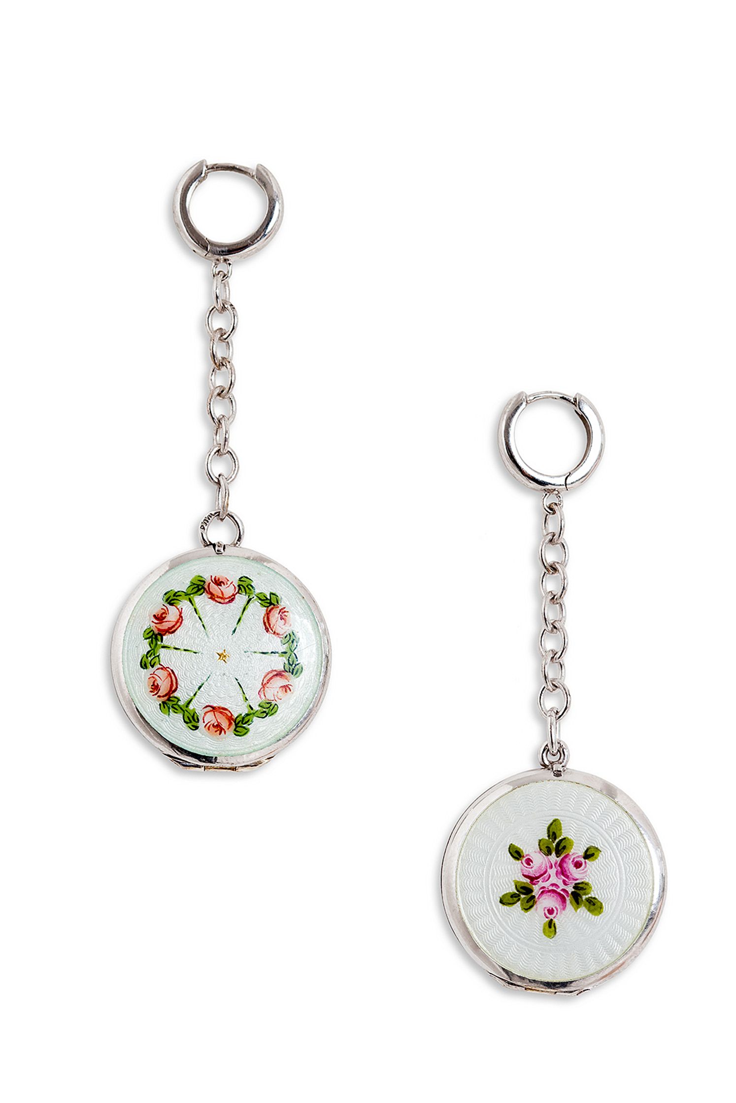 two keychains with floral designs on them Retouch - Bildbearbeitung Hamburg