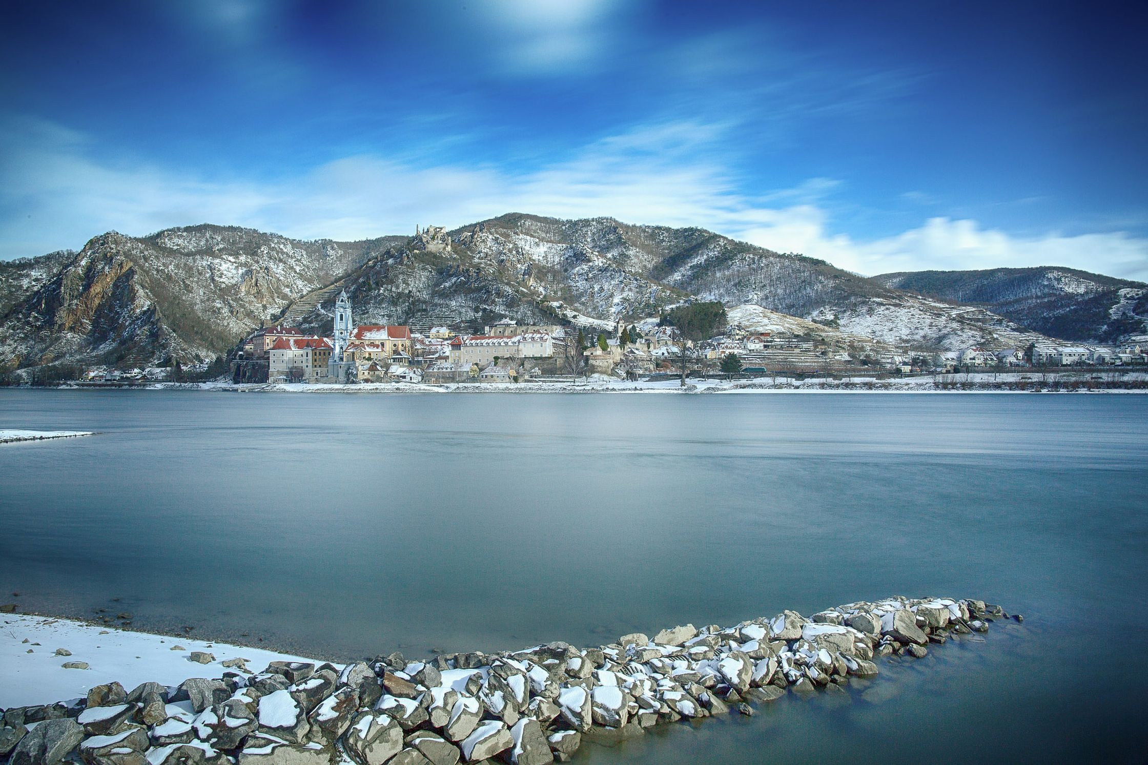 Blick auf Stift Dürnstein im Winter